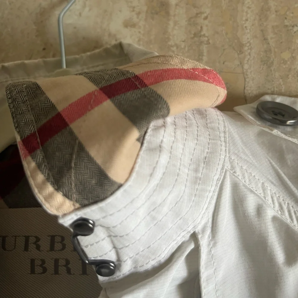 Burberry Brit White Jacket - Picture 8 of 15